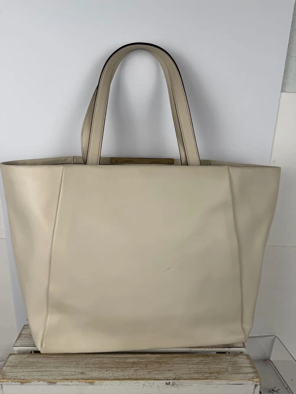 Kate Spade Camden Way Lenora leather tote pebble-colored.